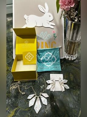 Kendra Scott White Mother-of-Pearl Multi-Pendant Necklace with Matching Earrings